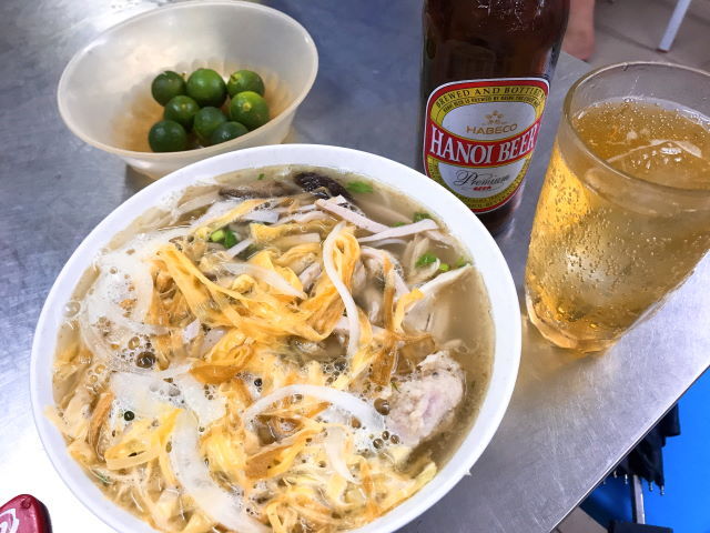 ハノイに観光にきて 朝からビールを飲んでみませんか ハノイでまったり生きてます Fwf