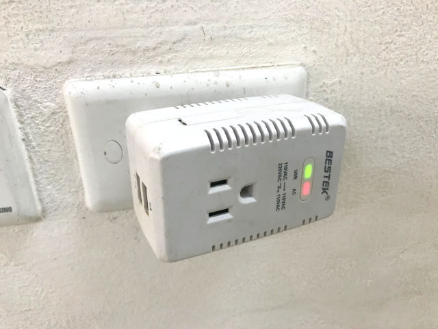 ベトナムのコンセント 変換プラグ 電圧 変圧器 電源タップの情報 年度版 ハノイでまったり生きてます Fwf