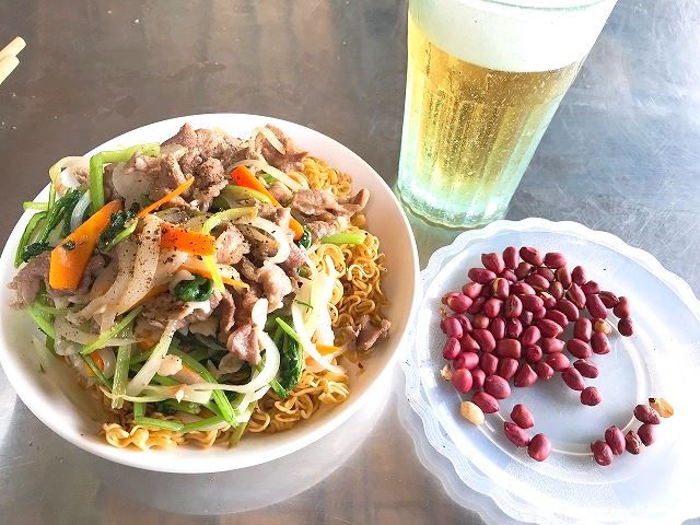 ハノイで 一人飲み していると 周りの人に心配されてしまうのです ハノイでまったり生きてます Fwf