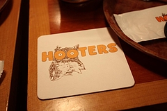 hooters_logo