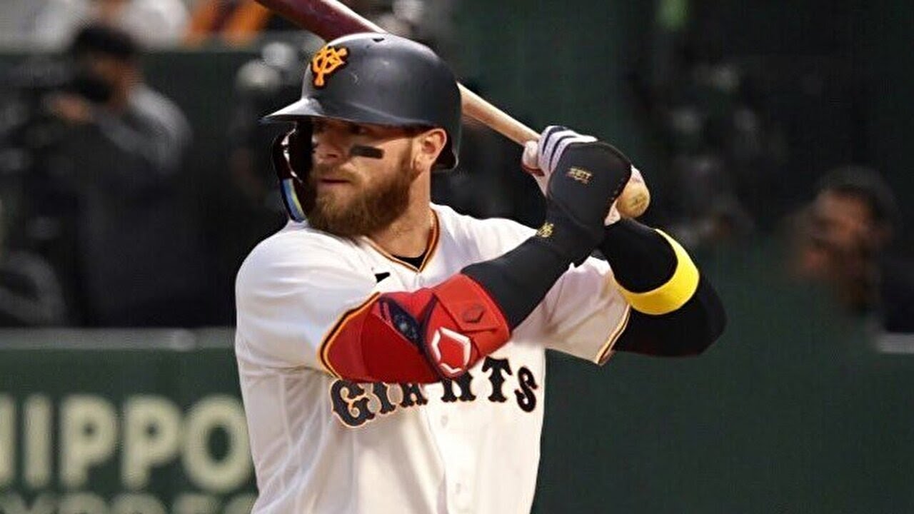 【巨人】トレイ・キャベッジ「詰まらされてゴロになった」　2打席連続でバットを折られる