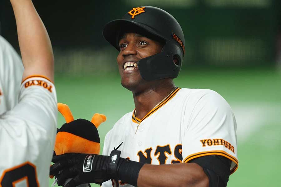 【驚愕】！巨人ヘルナンデス、年俸12億円の新たな挑戦と期待