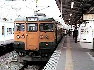 身延線115系(甲府駅、1997年3月)