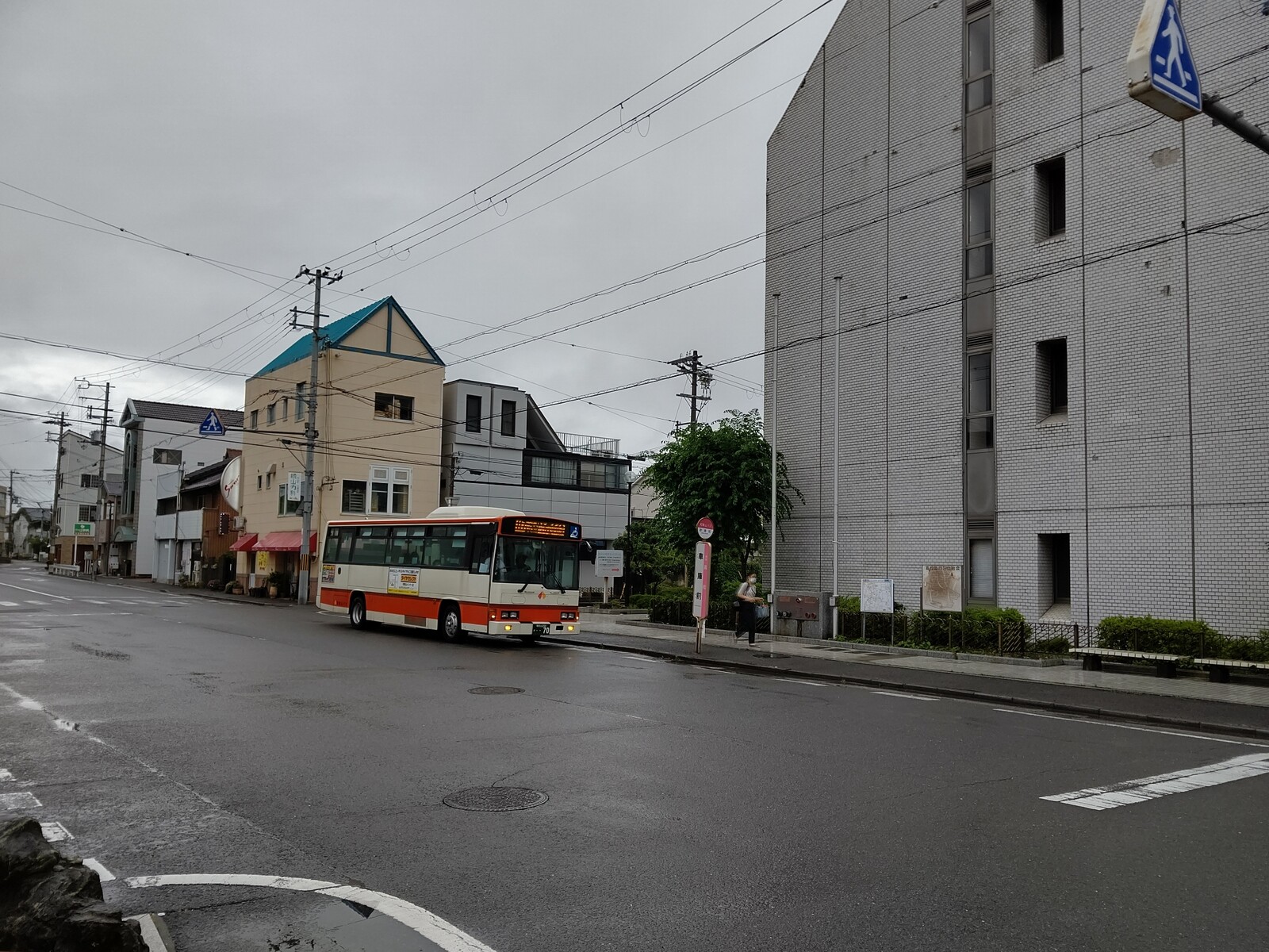 阪和線の沿線から 和歌山バス 和歌山バス那賀