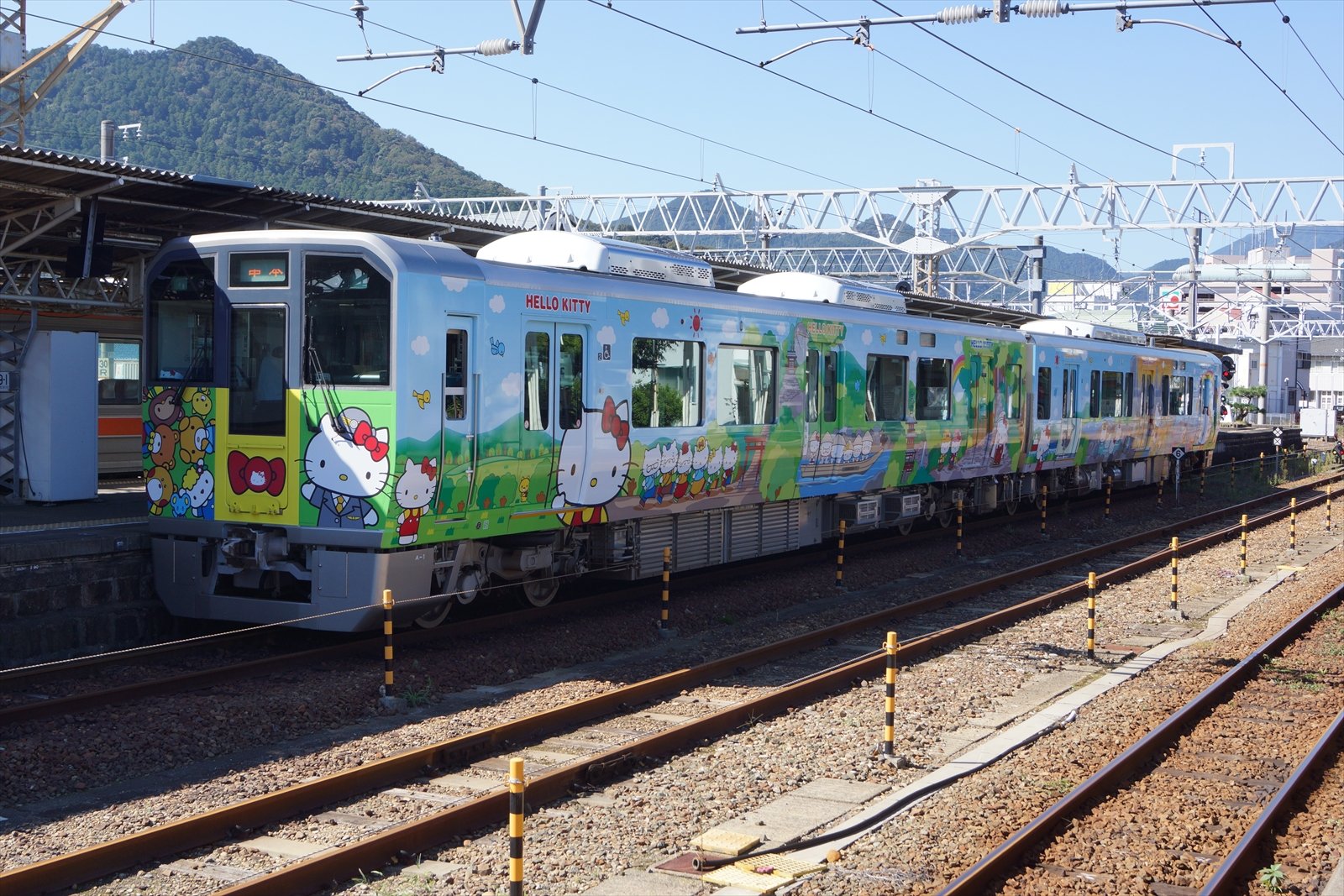 ハローキティ和歌山号」に乗車する : 阪和線の沿線から