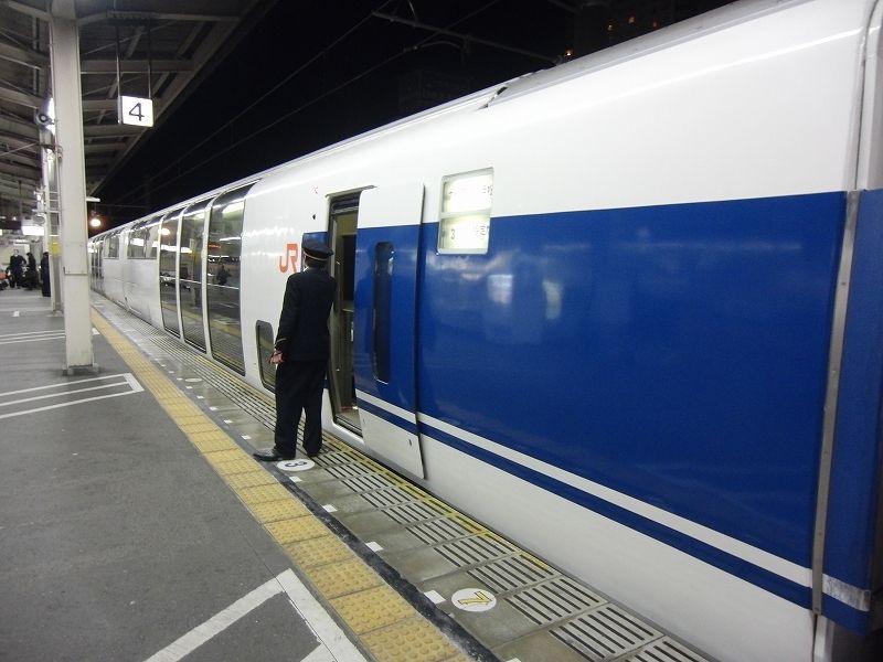 371系を使用している「ホームライナー浜松5号」に乗車する