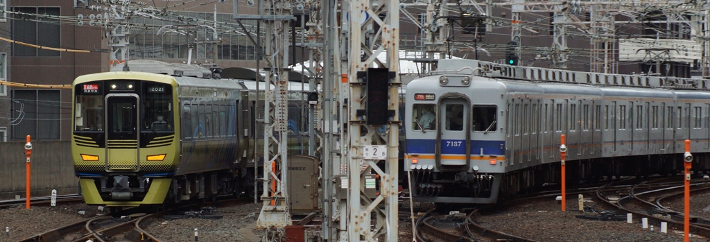 泉北高速鉄道12000系「泉北ライナー」新デザイン編成をみる 泉北高速鉄道12000系「泉北ライナー」新デザイン編成をみる