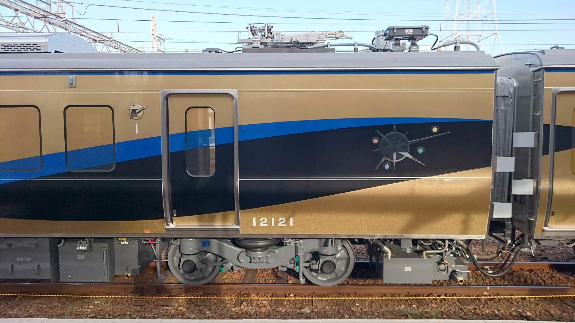 特急「泉北ライナー」12000系を和歌山市駅でみる（速報） : 阪和