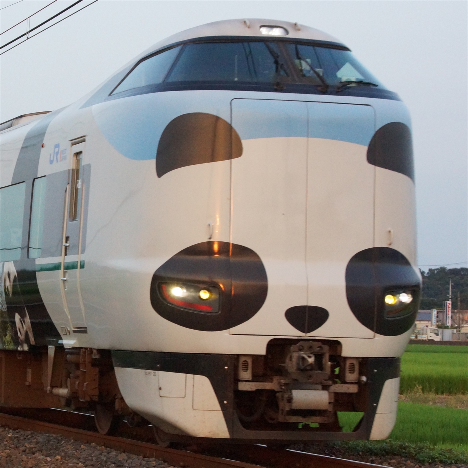 阪急】「ちいかわ×阪急電車」添乗BIGぬいぐるみ発売。受注生産で 阪急】「ちいかわ×阪急電車」添乗BIGぬいぐるみ発売。受注生産で