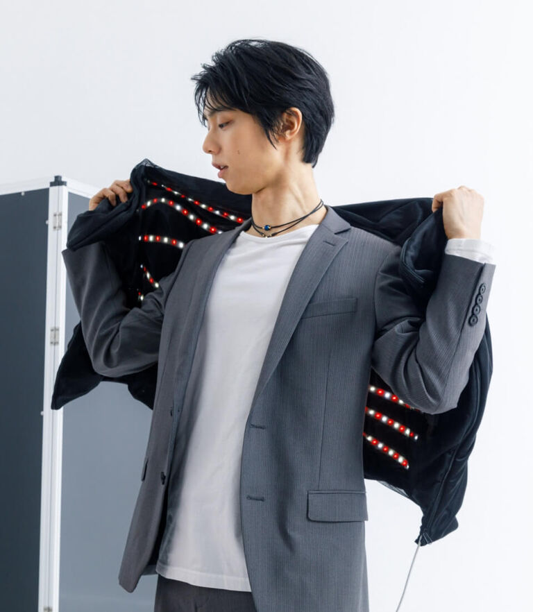 まったく…モデルが優秀過ぎるぜ!Echoesグッズ、白パーカーの まったく…モデルが優秀過ぎるぜ!Echoesグッズ、白パーカーの