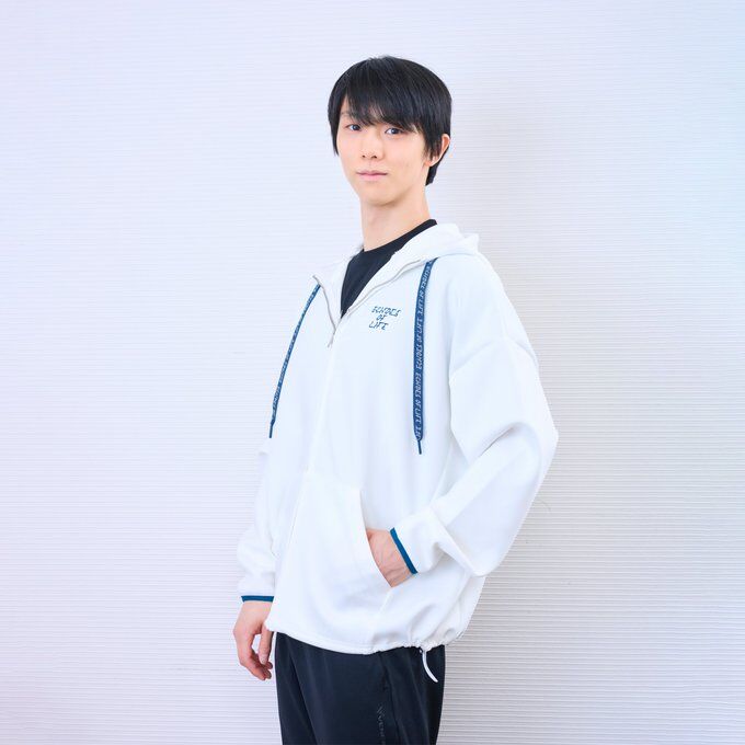 まったく…モデルが優秀過ぎるぜ!Echoesグッズ、白パーカーの まったく…モデルが優秀過ぎるぜ!Echoesグッズ、白パーカーの