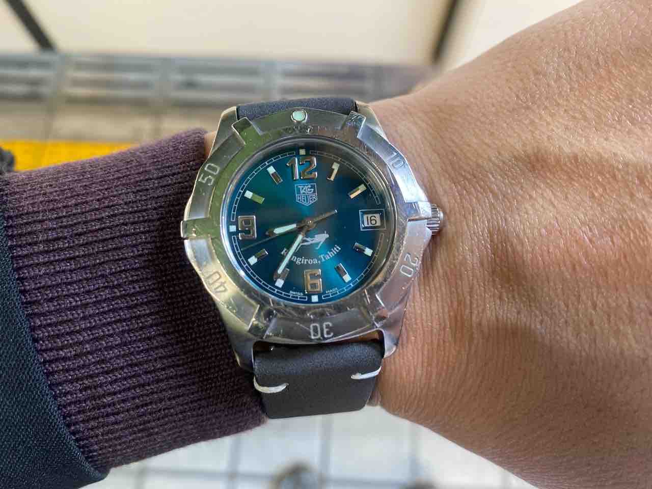 今日はタグホイヤー 2000エクスクルーシブ タヒチランギロア限定