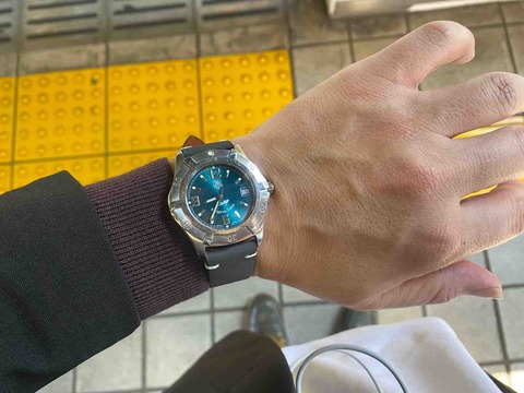 今日はタグホイヤー 2000エクスクルーシブ タヒチランギロア限定