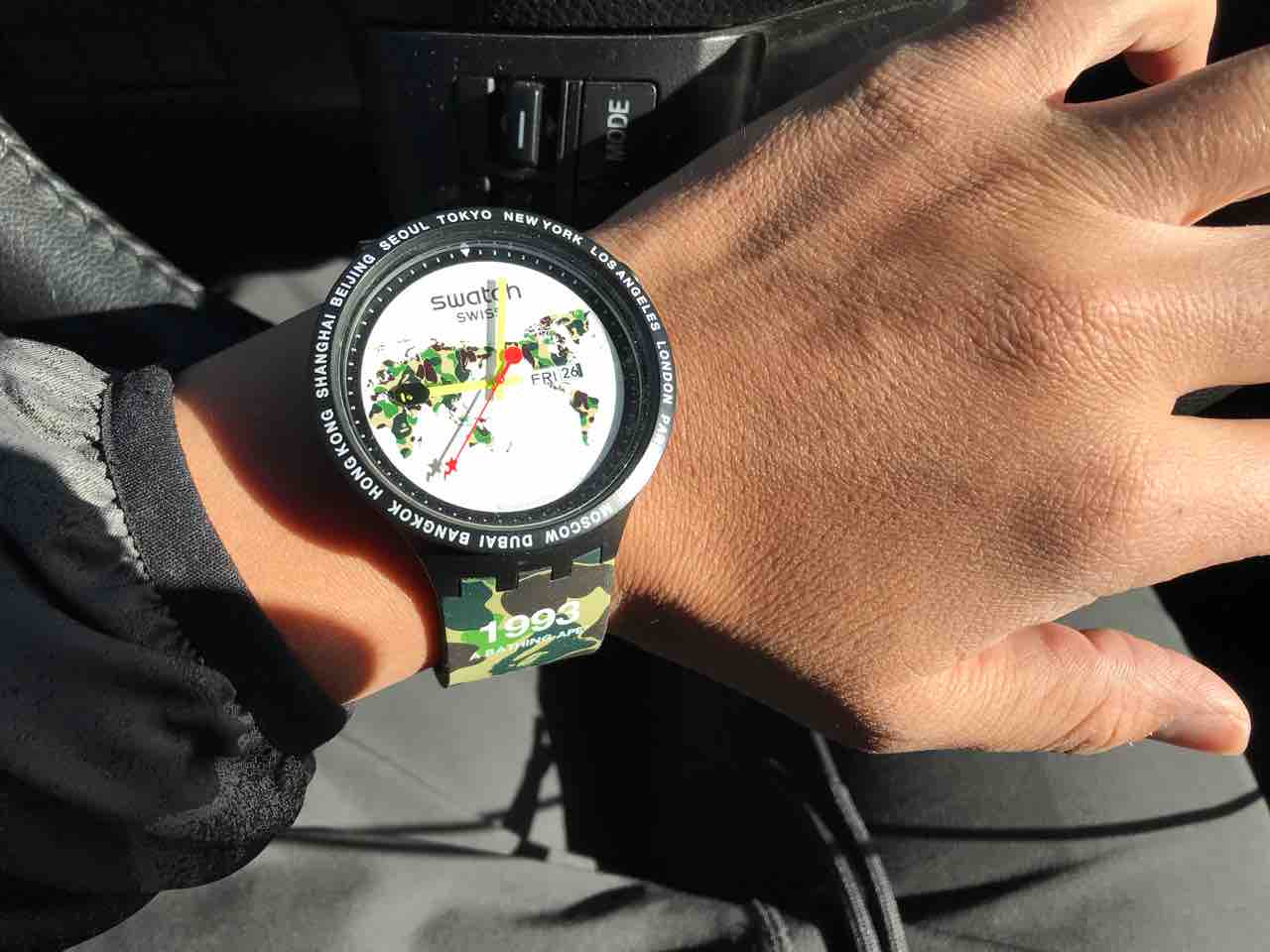 今日はスウォッチx BAPE / ドラッチ25周年モデルが発売しますよ