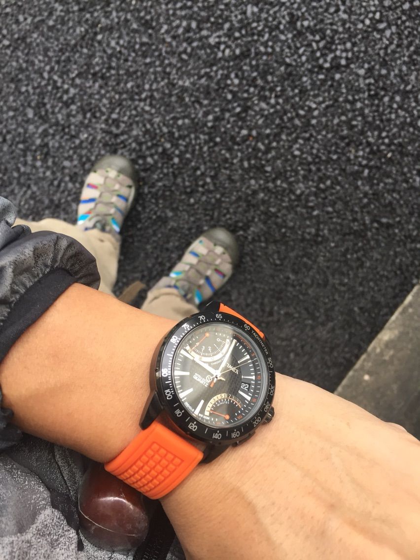 新品 タイメックス TIMEX インテリジェントクオーツ フライバッククロノ コンパス ブラックダイアル ブラックシリコンストラップ T49865 TIMEX タイメックス インテリジェントクオーツ TIMEX インテリジェント