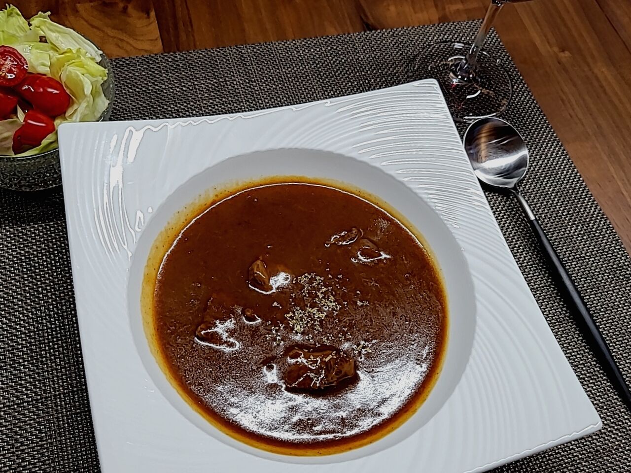 黒毛和牛ビーフシチュー キッチン飛騨 キッチン飛騨]黒毛和牛ビーフシチュー: JALショッピング｜JAL
