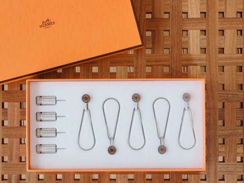 ひ*な様 HERMES◎カレ専用ハンギングセット エルメス スカーフ額装 ハンギングシステム カバー無 ホワイトで統一した額縁に、ハンギング