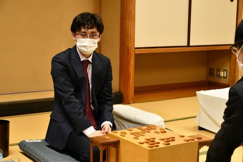 ハッピー将棋タイムズ【竜王戦本戦】伊藤匠五段が大橋貴洸六段に勝利!!~~~。コメントコメントする