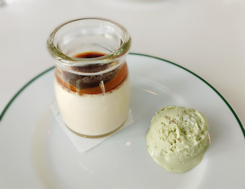 プリンとピスタチオアイス
