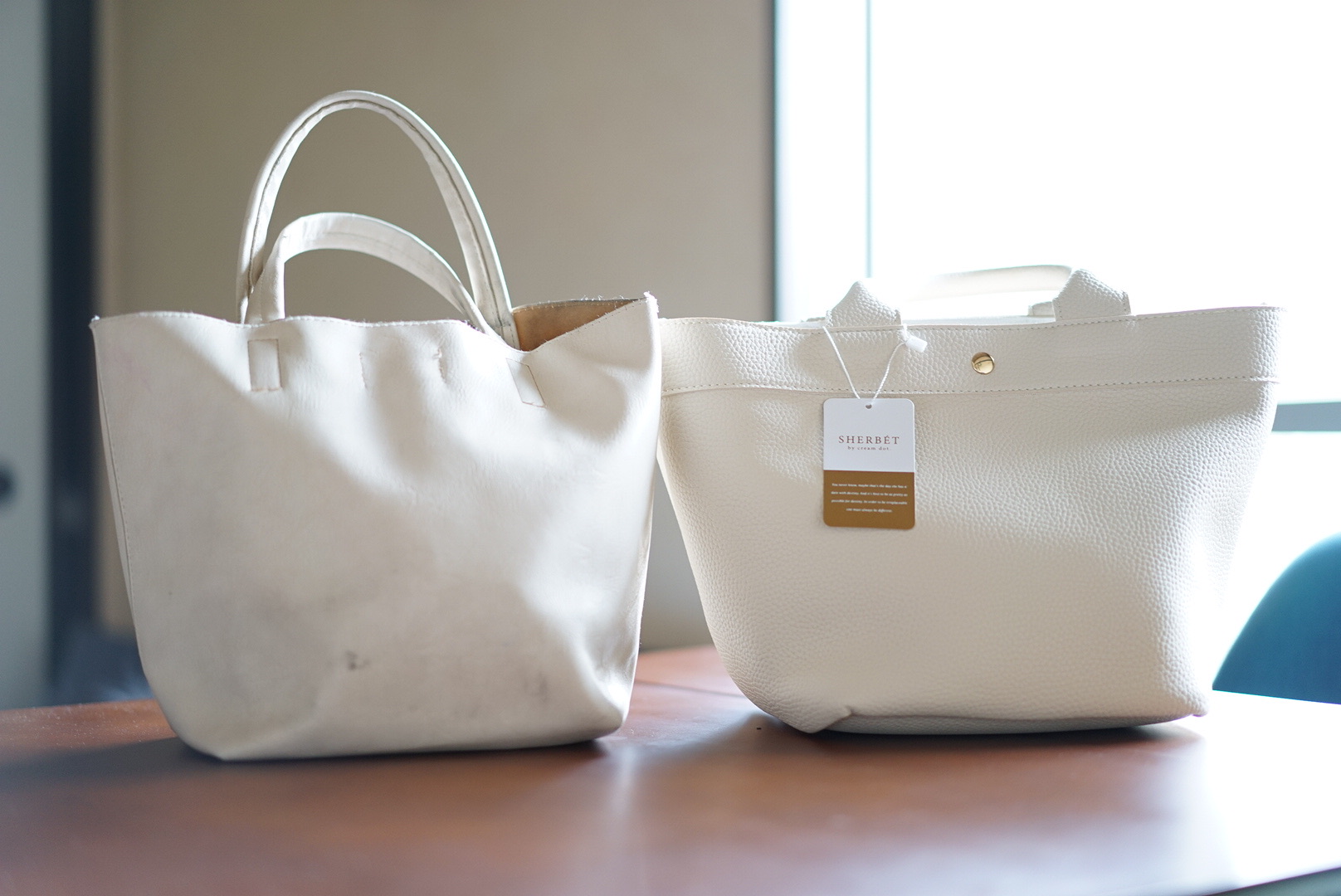 白の本革風トートバッグがやっぱり大好き ２つのプチプラバッグを比較レビュー 写真で魅力発掘 暮らしのフォトダイアリー Powered By ライブドアブログ