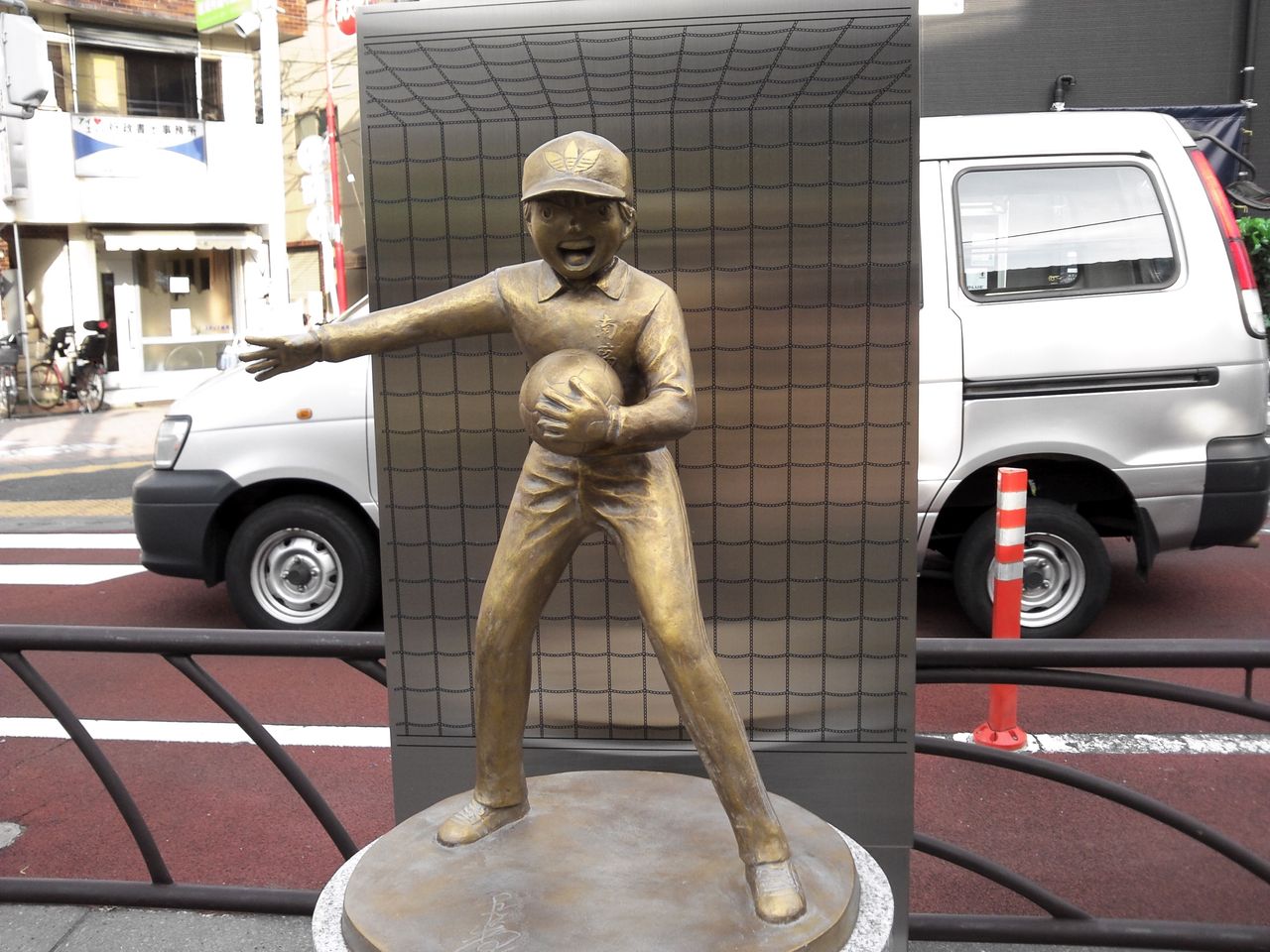 キャプテン翼 が大好きな地元民であっても銅像が微妙な理由 ふっきーの演劇ワークショップ日誌 キャプテン翼 が大好きな地元民であっても銅像が微妙な理由 ふっきーの演劇ワークショップ日誌