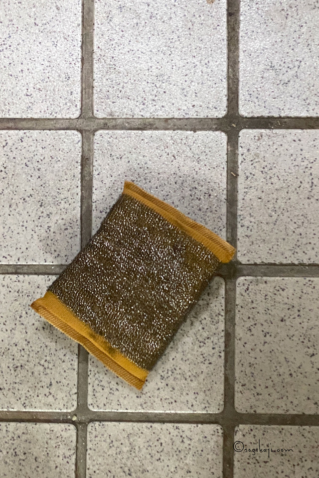 玄関タイル掃除2