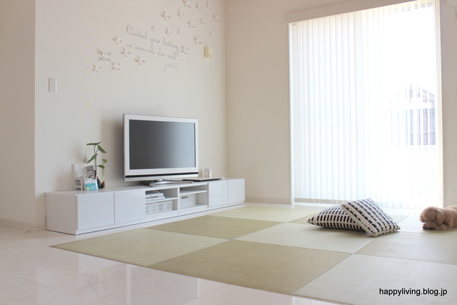 ホワイトインテリア 生活感のない部屋 テレビボード コード (2)
