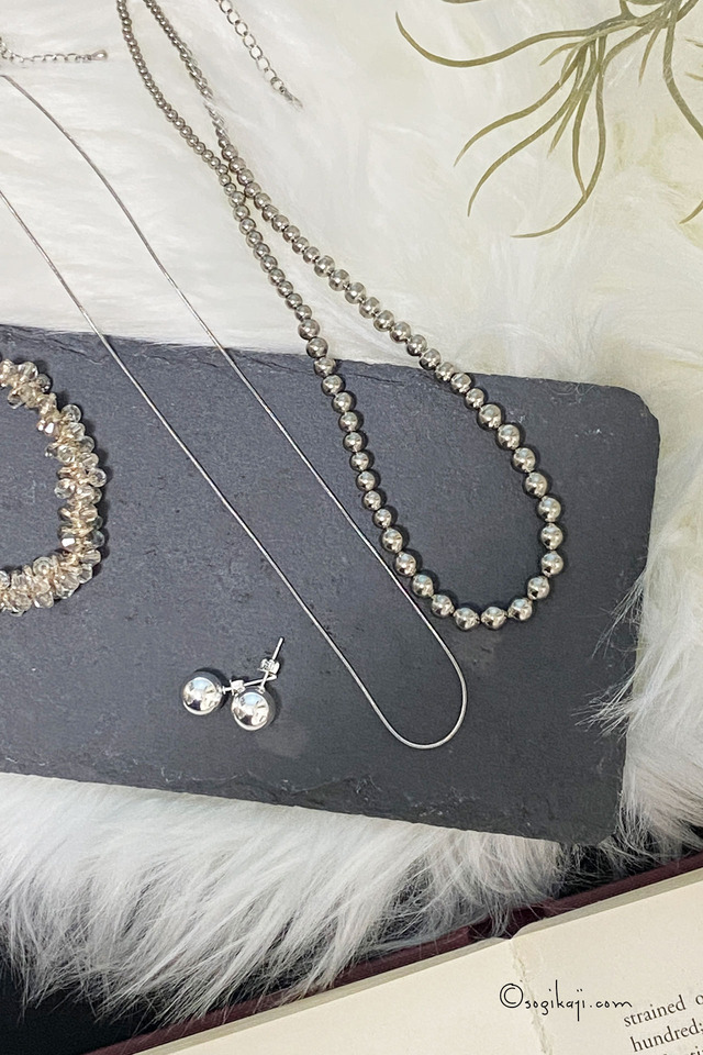 ボールピアス-ネックレス