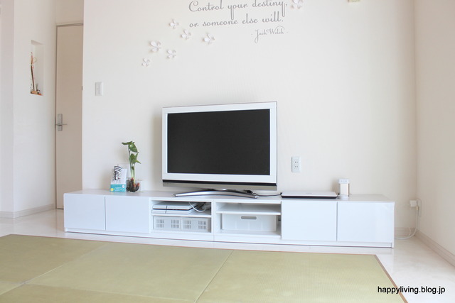 ホワイトインテリア 生活感のない部屋 テレビボード コード (3)