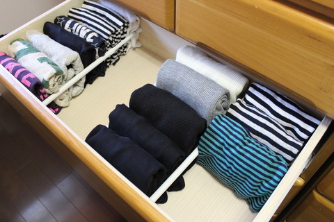 Tシャツ クローゼット収納 つっぱり棒 タンス アイディア