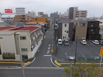 公民館の窓から