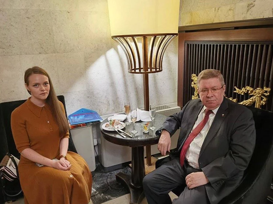 �ޥꥢ��ʥ��󥿥ӥ塼