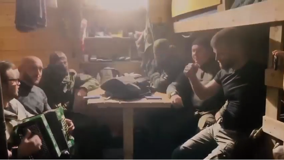 ����ݧߧ�ӧѧ��