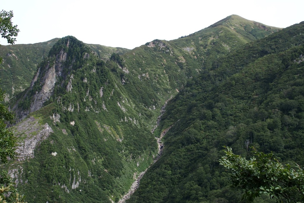 巻機山 井戸尾根ルート牛ヶ岳まで 圧巻の滝雲と雲海 晴れたら山へ行きましょう 巻機山 井戸尾根ルート牛ヶ岳まで 圧巻の滝雲と雲海 晴れたら山へ行きましょう