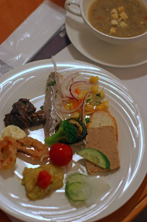 hilton phil food 2