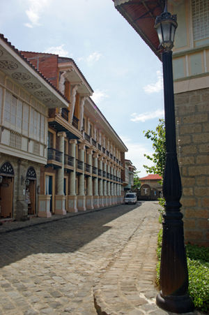 las casas filipinas de acuzar 6