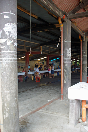 moalboal market 8