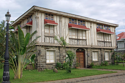 las casas filipinas de acuzar 65