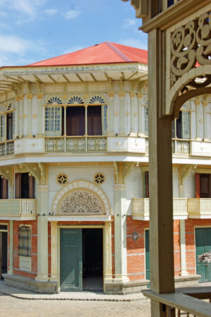 las casas filipinas de acuzar 52