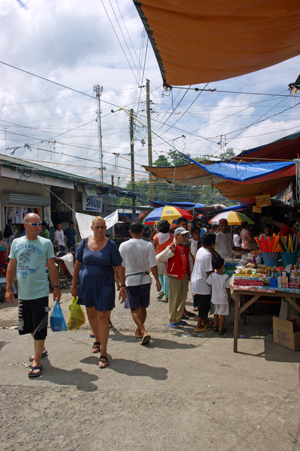 moalboal market 2