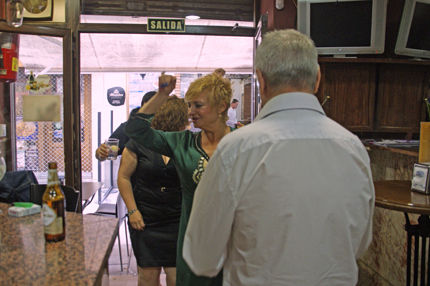 bar 08