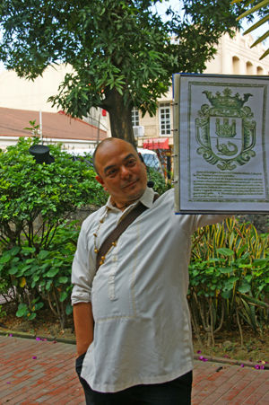 Carlos Celdran 4