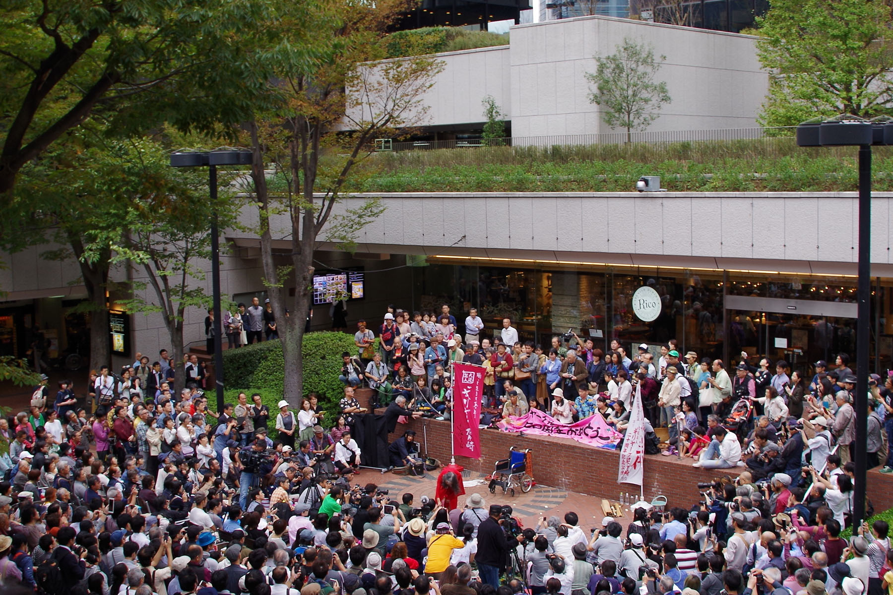 ギリヤーク尼ヶ崎 新宿三井ビル55ひろば 18 Harayuan S Blog