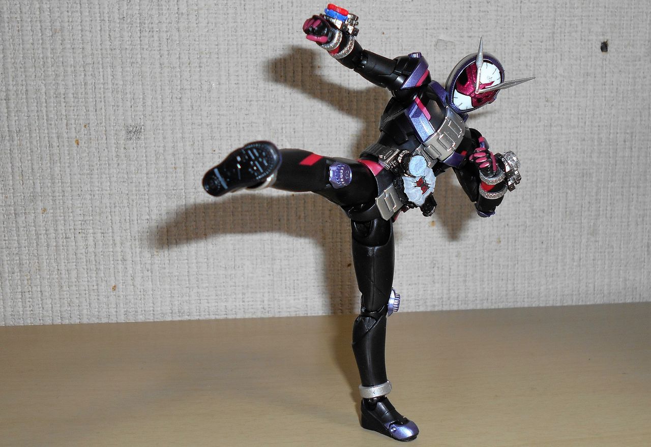 祝え 全ライダーの力を受け継ぎ 時空を超え 過去と未来をしろ示す時の王者 その名も仮面ライダージオウ キラメきハードボイルドの結末は俺が決める 祝え 全ライダーの力を受け継ぎ 時空を超え 過去と未来をしろ示す時の王者 その名も仮面ライダージオウ キラメきハードボイルドの結末は俺が決める