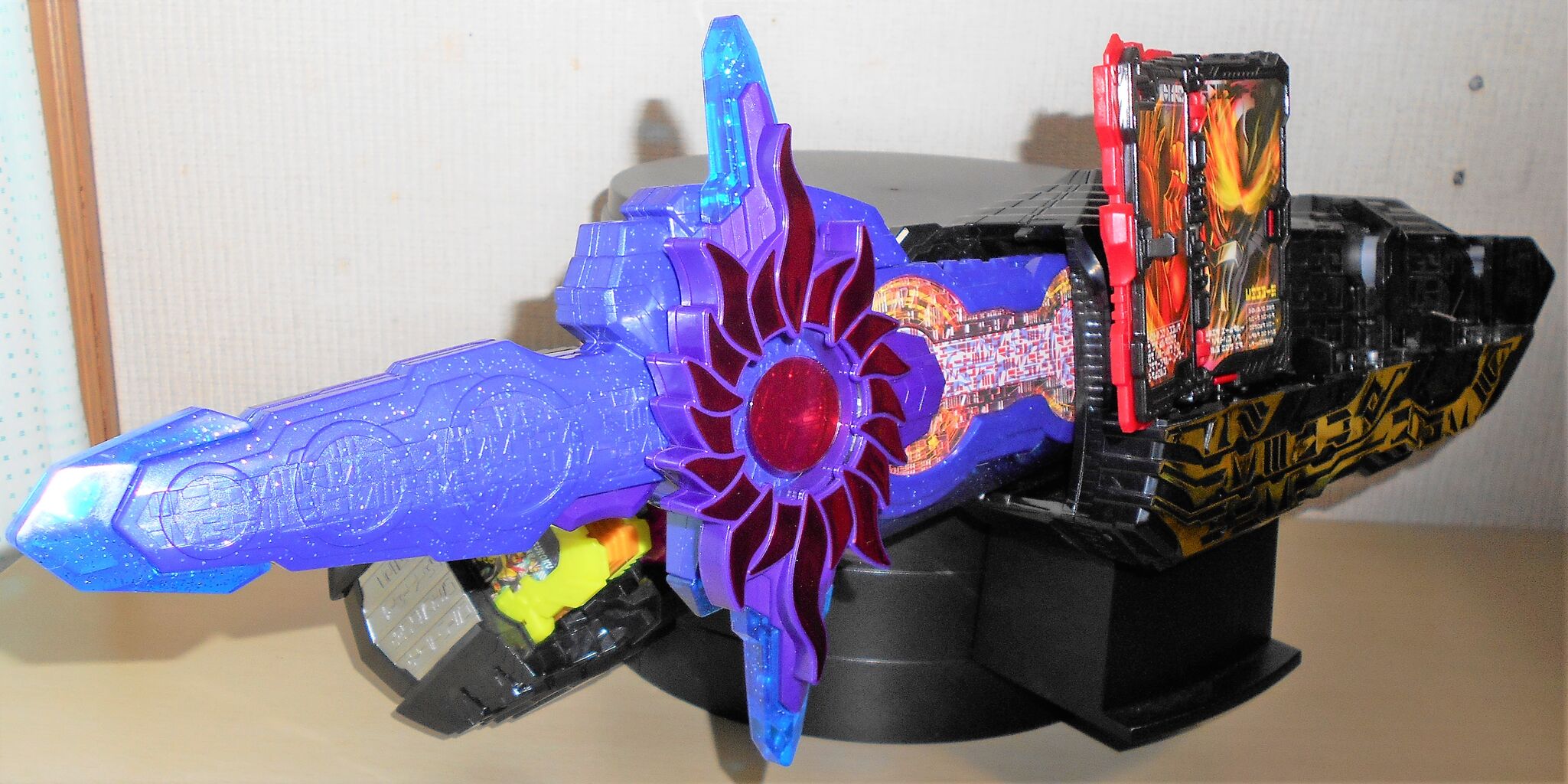仮面ライダークロスセイバーに変身 アバターハードボイルドグランプリ