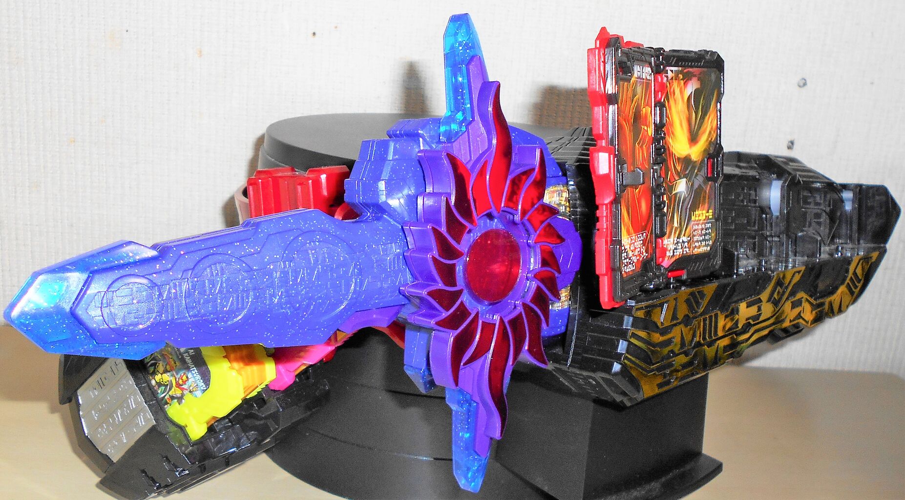 仮面ライダークロスセイバーに変身 全開ハードボイルドでリミックス