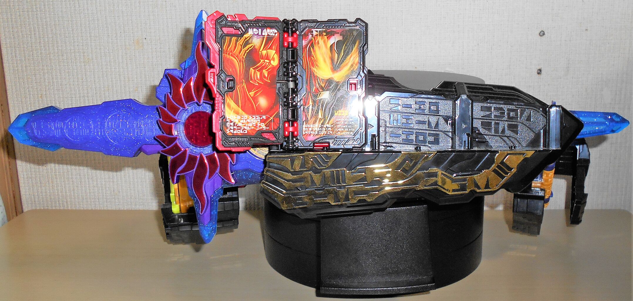 仮面ライダークロスセイバーに変身 全開ハードボイルドでリミックス 仮面ライダークロスセイバーに変身 全開ハードボイルドでリミックス