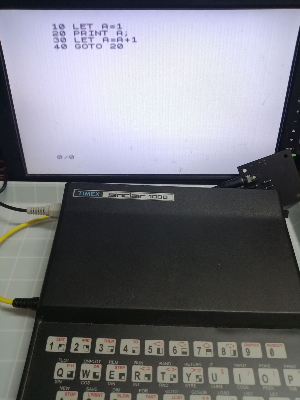 TIMEX Sinclair 1000(ZX81)のコンポジットビデオ出力改造 TIMEX Sinclair 1000(ZX81)のコンポジットビデオ出力改造