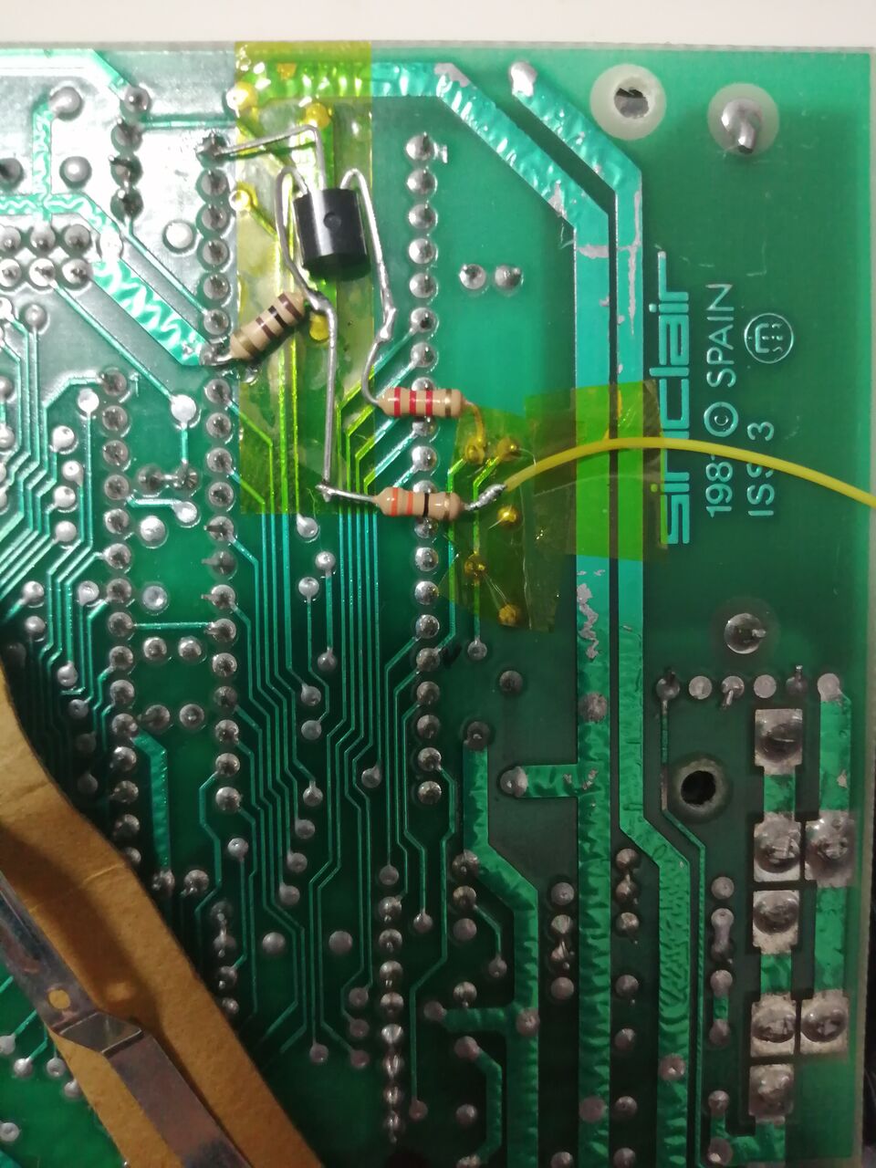 TIMEX Sinclair 1000(ZX81)のコンポジットビデオ出力改造 TIMEX Sinclair 1000(ZX81)のコンポジットビデオ出力改造