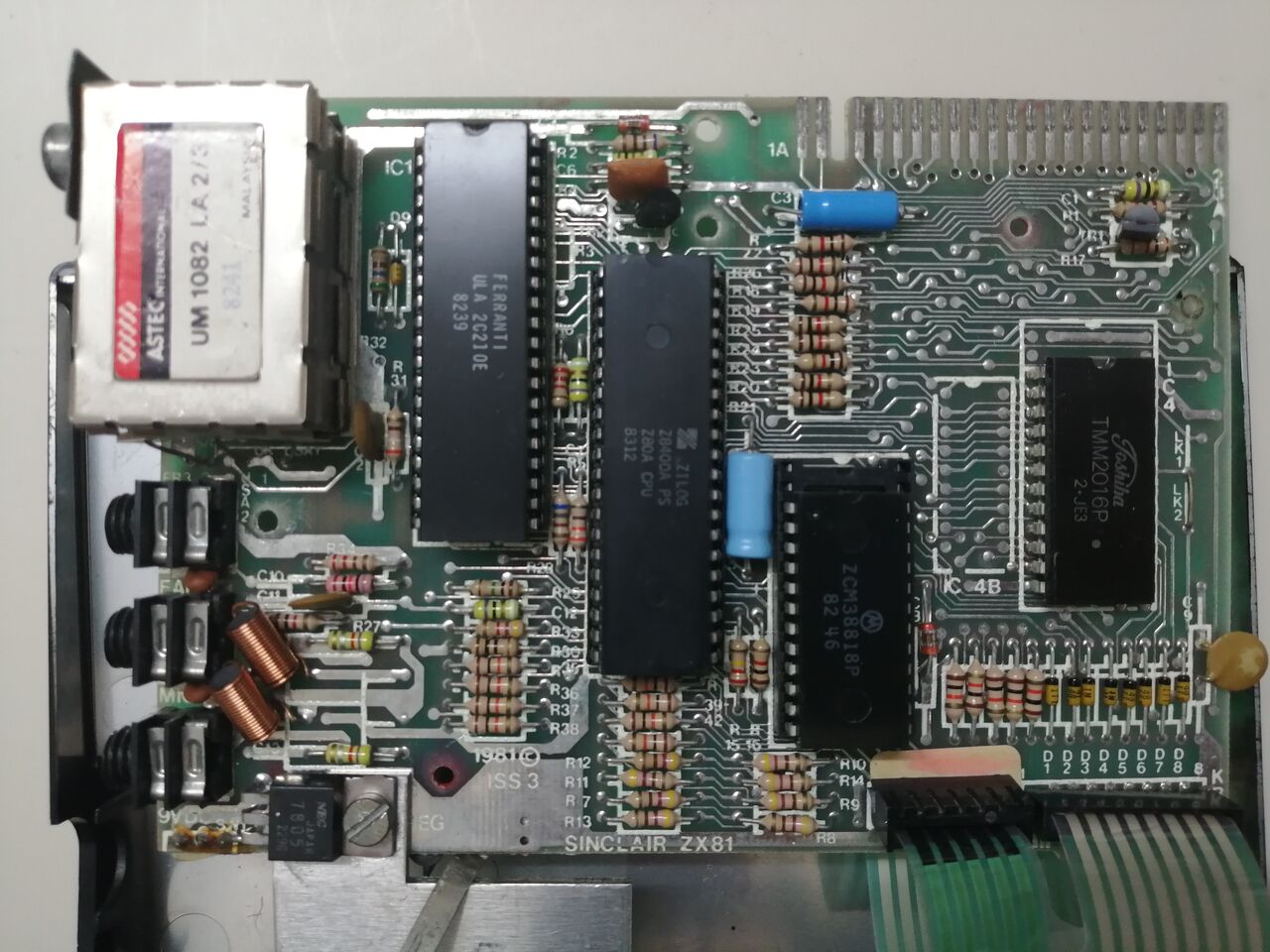TIMEX Sinclair 1000(ZX81)のコンポジットビデオ出力改造 TIMEX Sinclair 1000(ZX81)のコンポジットビデオ出力改造